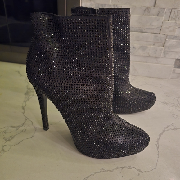 Report Signature Shoes - REPORT SIGNATURE Black Studded Ankle Boots